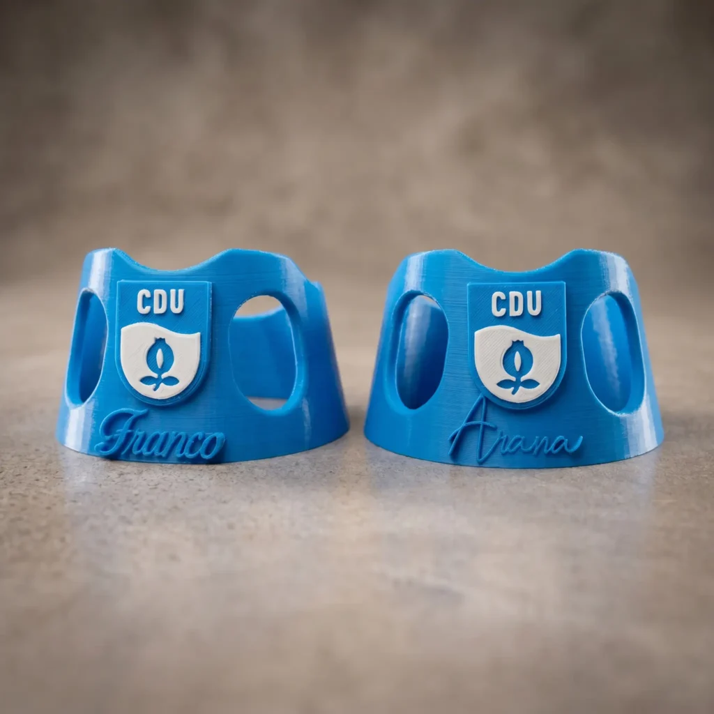 Soportes de trofeo personalizados con escudo del club de rugby CDU impresos en 3D, grabados con nombre de jugador